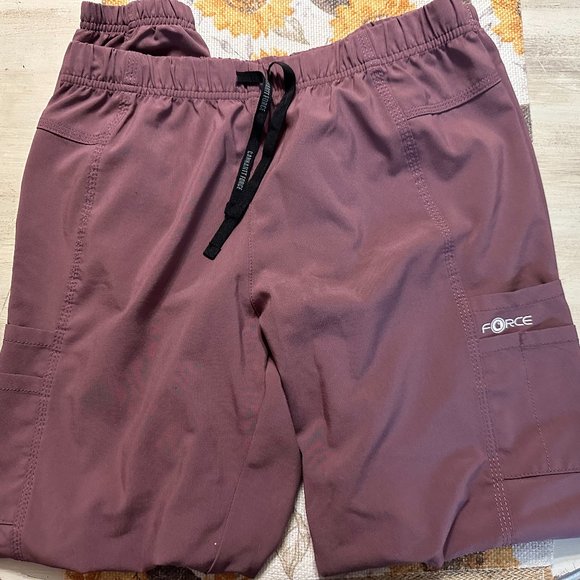 Medium Carhartt Amethyst Scrub Top & Scrub Pants - Picture 4 of 4